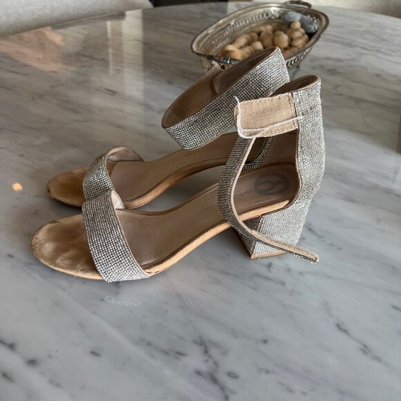 Wishbone Addison Women Silver Rhinestone Sandals - Size 7.5 - Picture 2 of 6